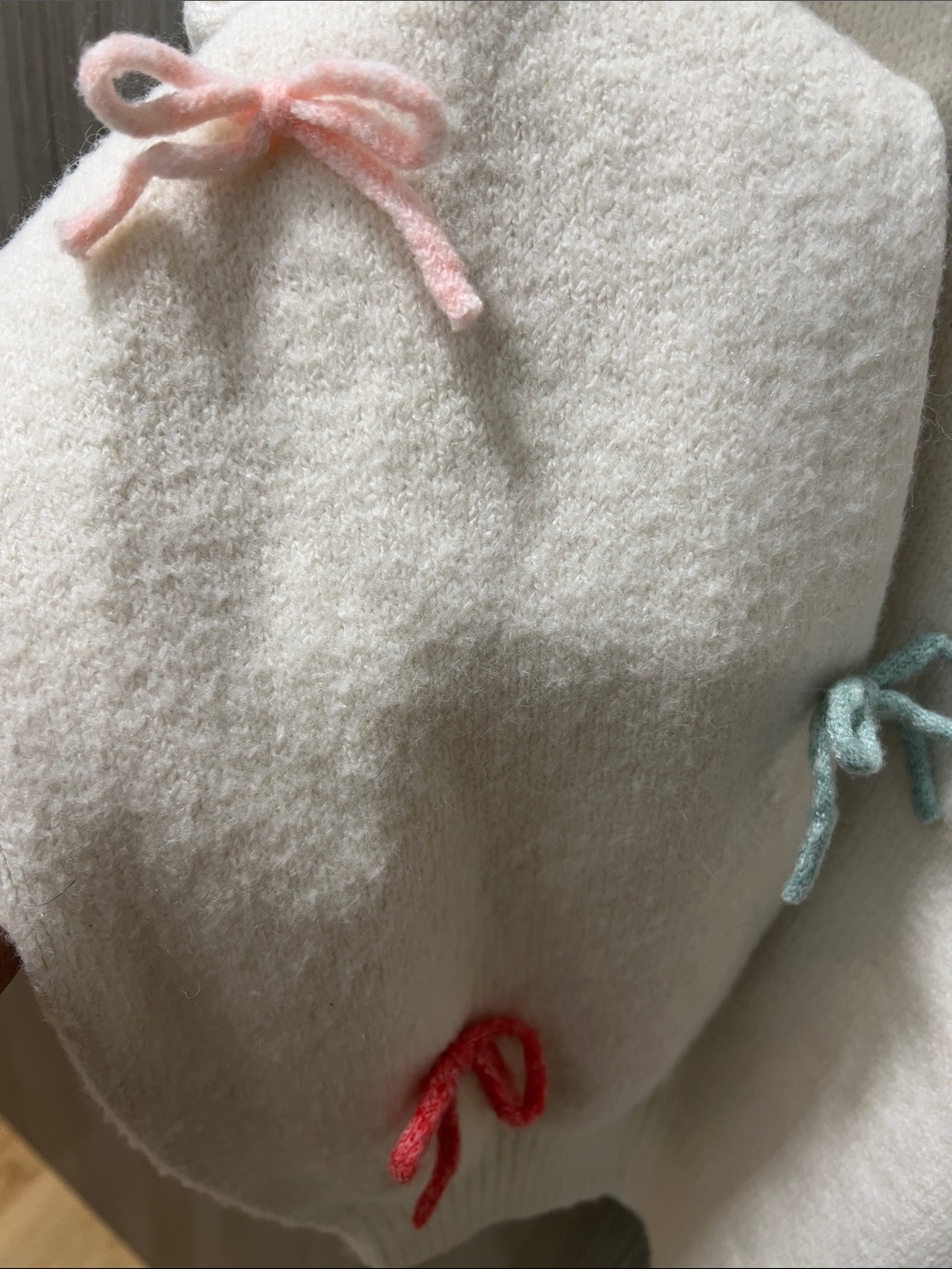 NEW! Dreamers By Debut whimsical off-white sweater with yarn bows XL - Picture 10 of 12